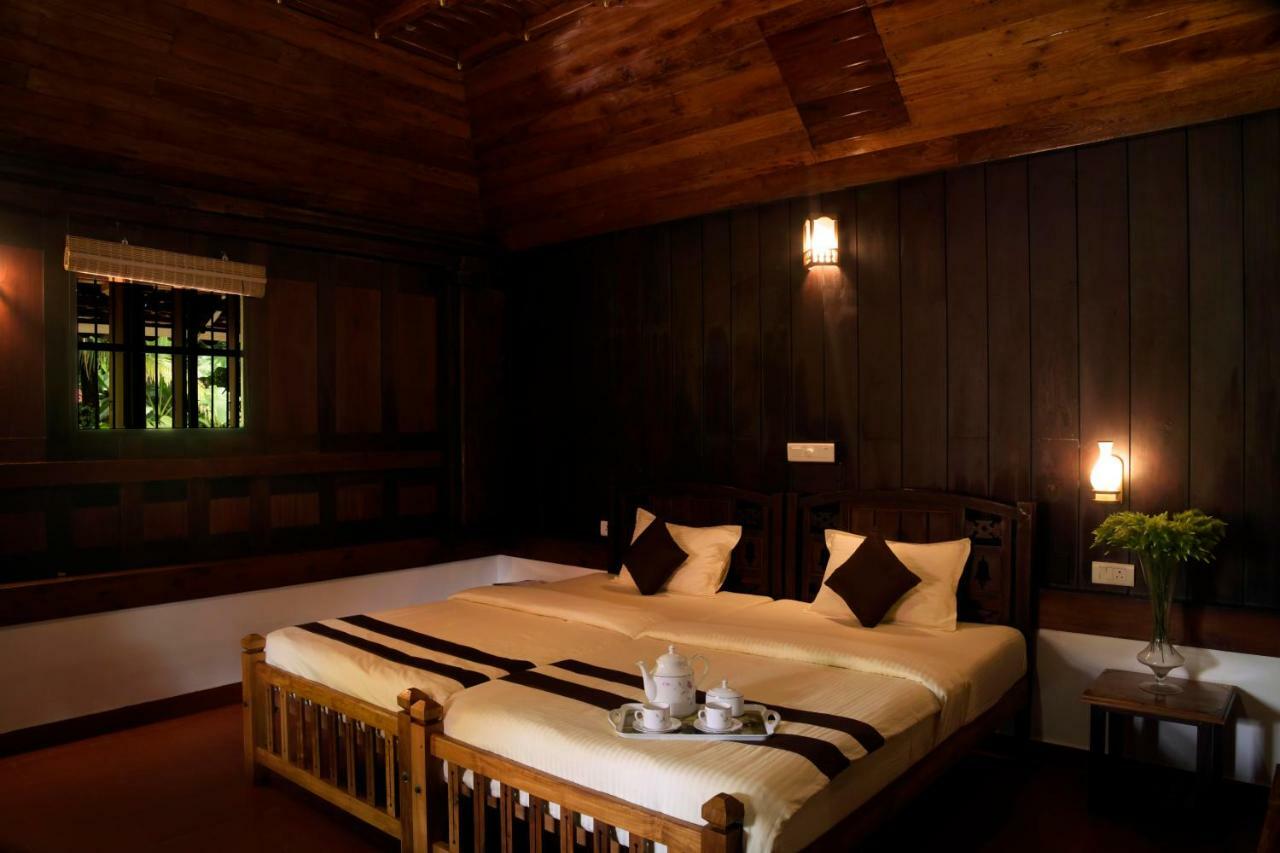 StayVista at La Riva Heritage Villa Alappuzha Eksteriør billede